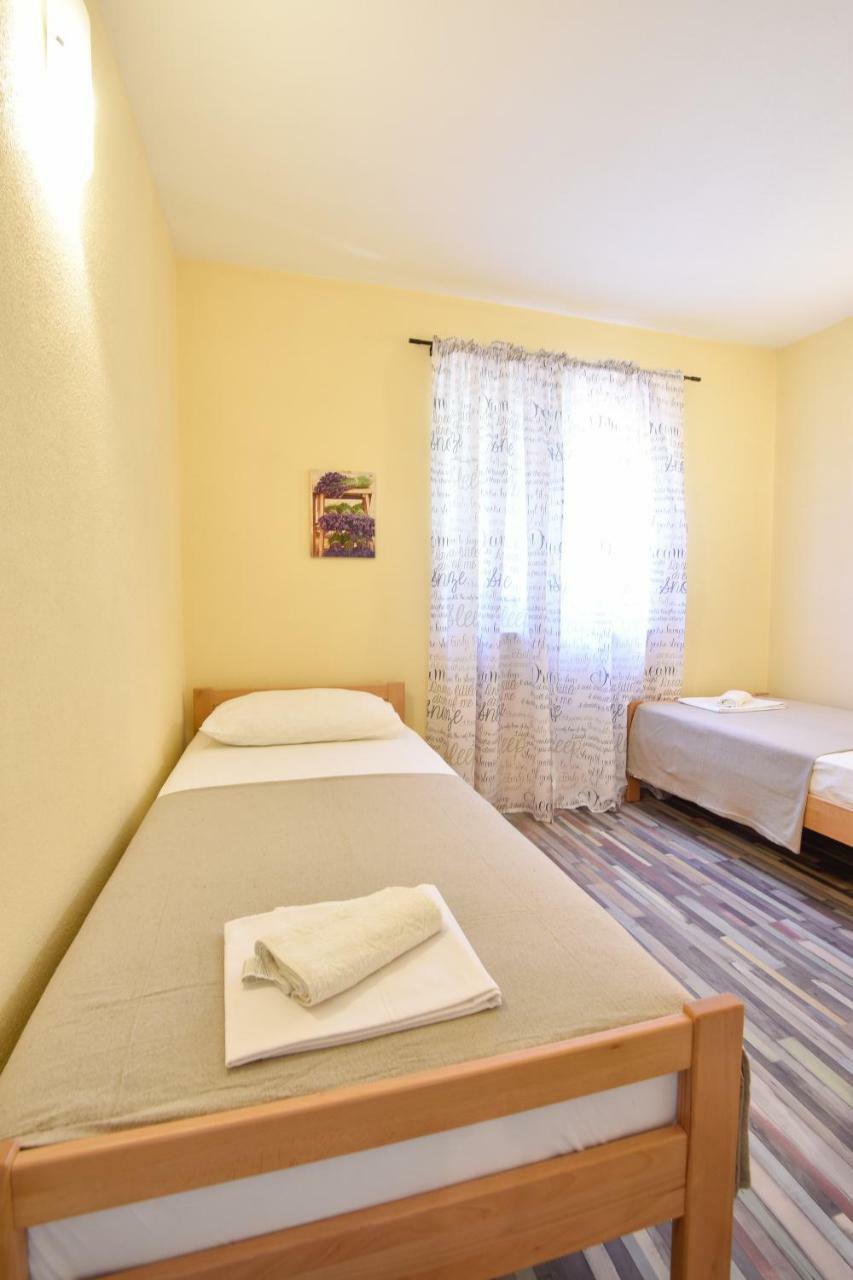 Villa Mar 1 - Luxury Apartments Pucisca Luaran gambar